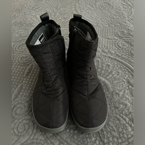 Bogs Women’s Snow-day. Size 8. Brand new. - Picture 2 of 5
